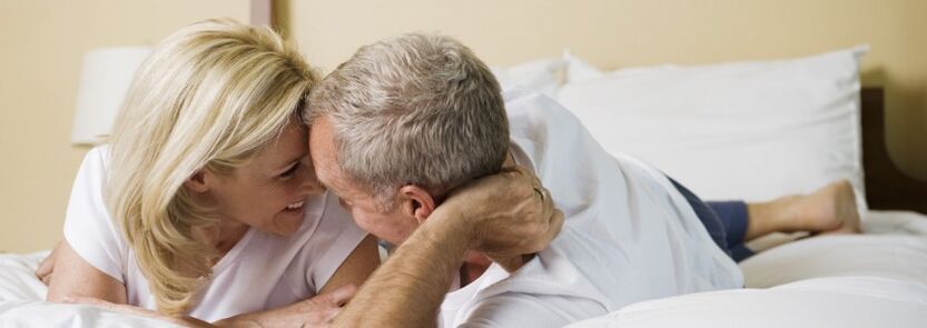 Al curar la prostatitis, un hombre puede mejorar su vida íntima. 